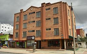 Castellana 95 Bogotá 3*